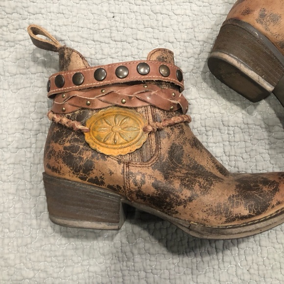 Circle G by Corral Harness & Studs Ankle Boots Womens Size 6.5 Brown Leather - Picture 11 of 11